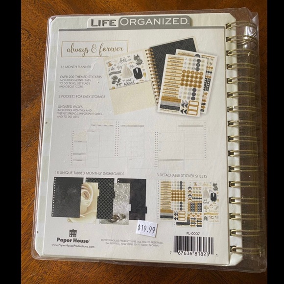 18-month Wedding Planner Journal - Picture 2 of 10